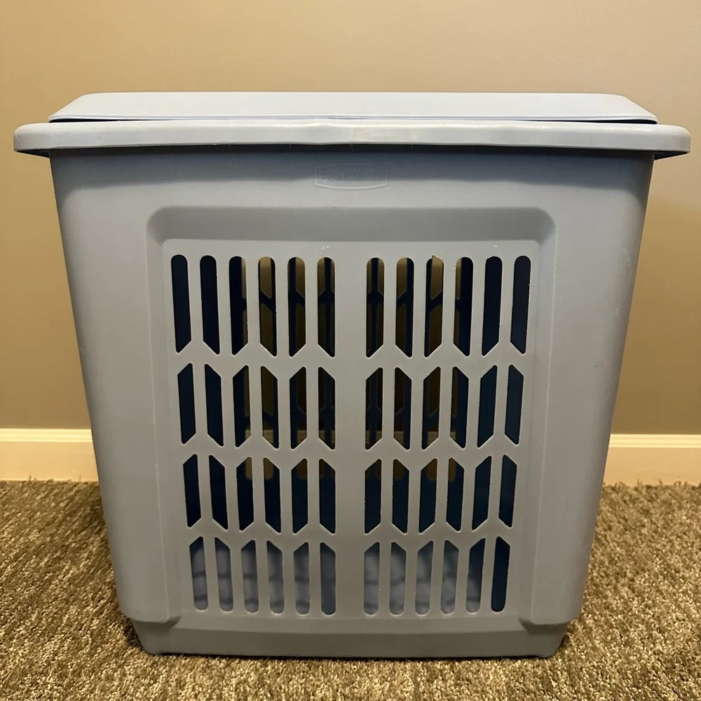 Vintage Rubbermaid Blue Lid Laundry Hamper Basket Retro 90s EUC